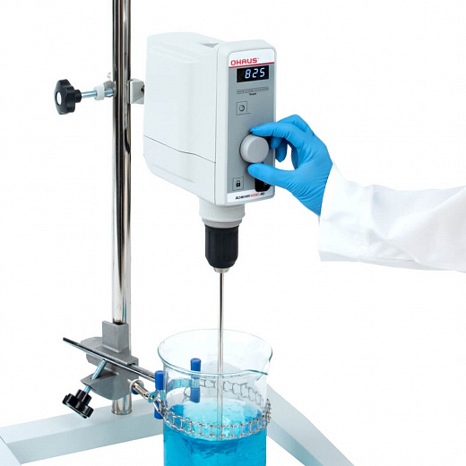 Мешалка верхнеприводная, до 100 л по воде, до 2000 об/мин, Achiever e-A51ST200 в работе