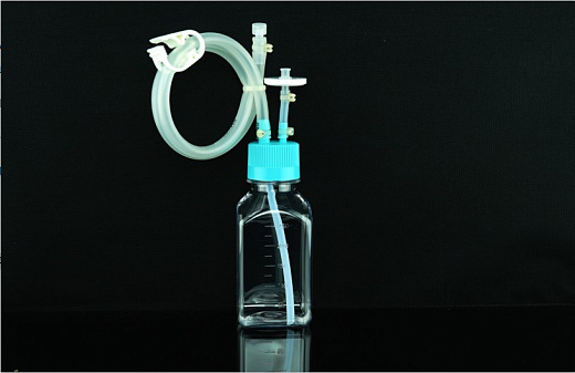 Крышка стерильная в сборе для переноса жидкости в/из квадратной банки для хранения, PETG, 1 шт./уп., 10 шт./кор., Nest, Китай